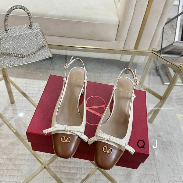 Picture of Valentino Shoes _SKUValentinosz35-40J111020311
